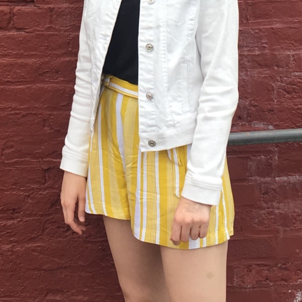 Forever 21 Yellow Striped Soft Shorts with Belt M